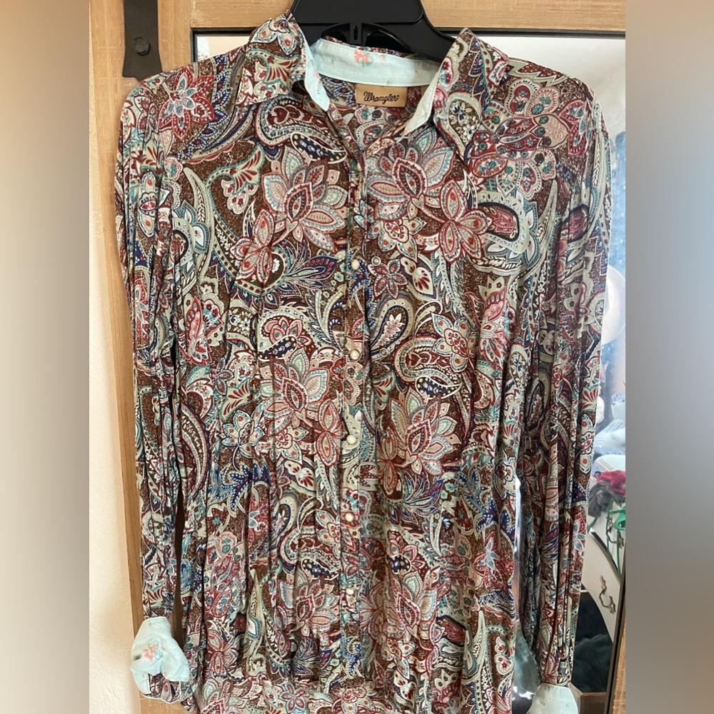 Women’s Wrangler Button Down